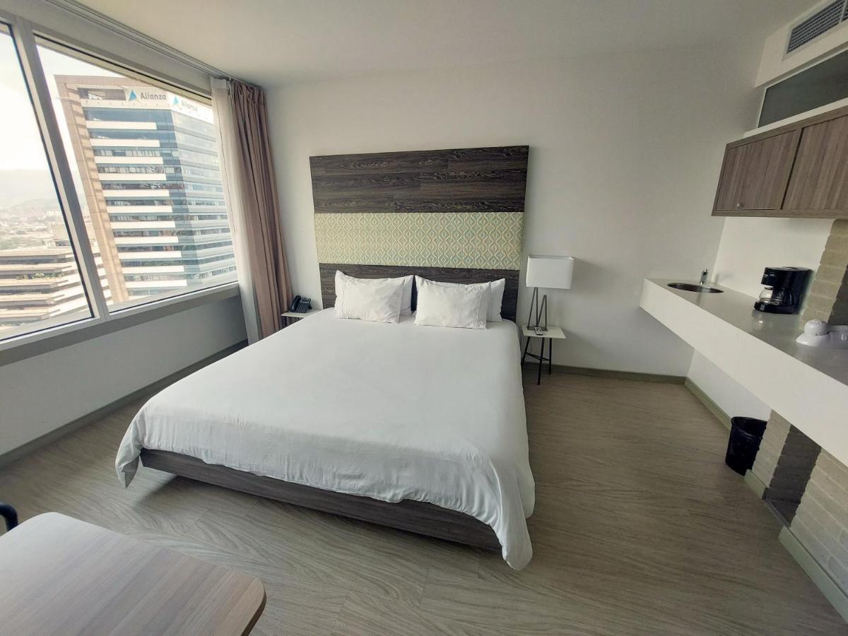 V Grand Hotel, A Member Of Radisson Individuals Medellín Eksteriør bilde