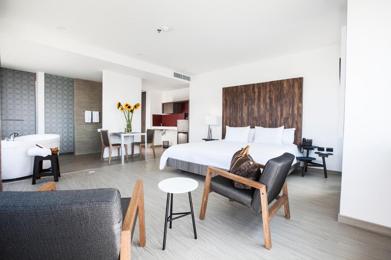 V Grand Hotel, A Member Of Radisson Individuals Medellín Eksteriør bilde