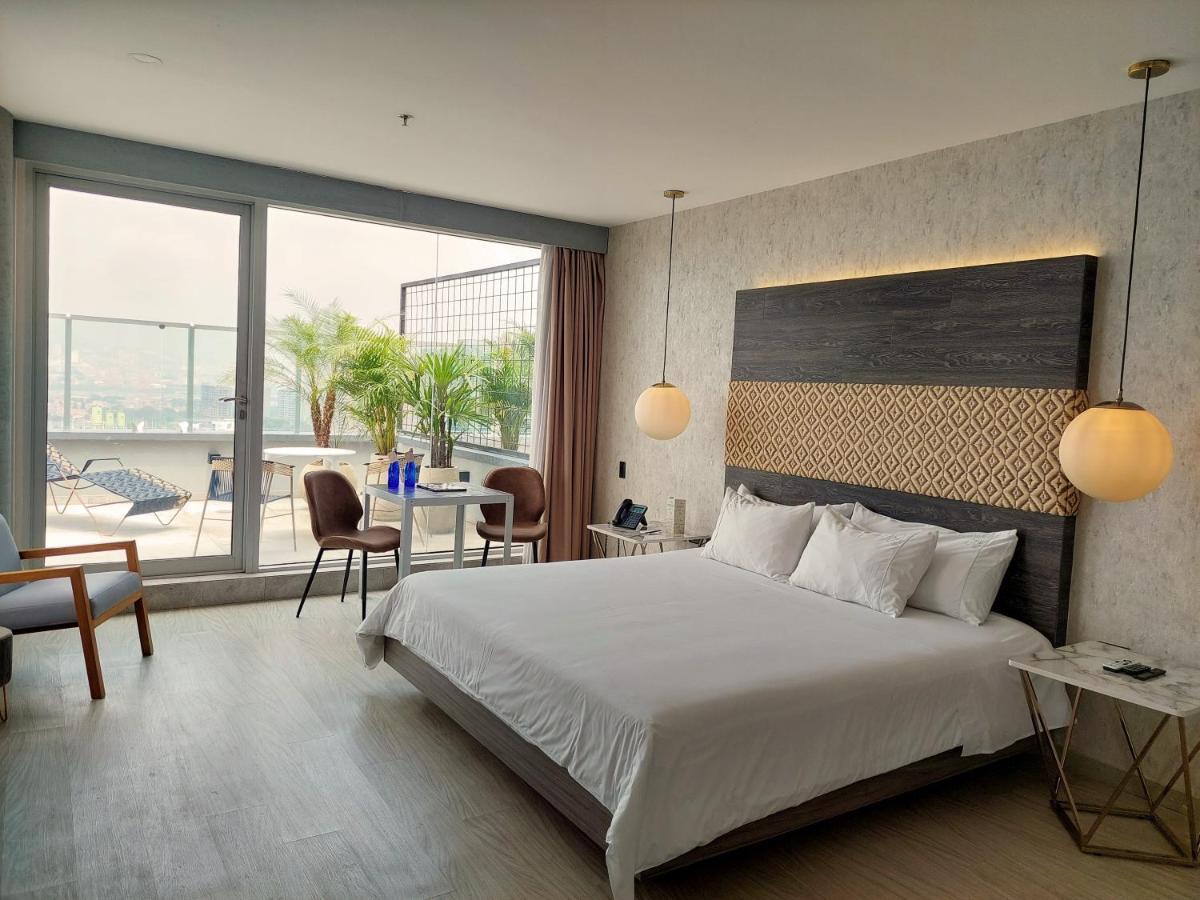 V Grand Hotel, A Member Of Radisson Individuals Medellín Eksteriør bilde