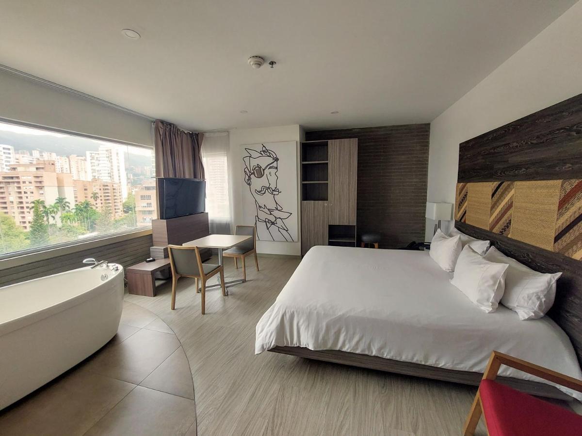 V Grand Hotel, A Member Of Radisson Individuals Medellín Eksteriør bilde