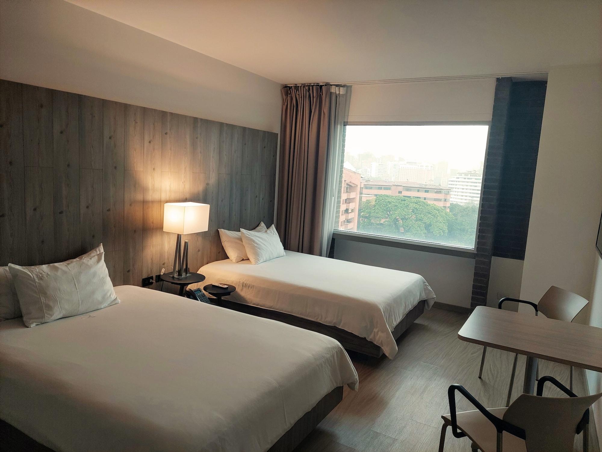 V Grand Hotel, A Member Of Radisson Individuals Medellín Eksteriør bilde