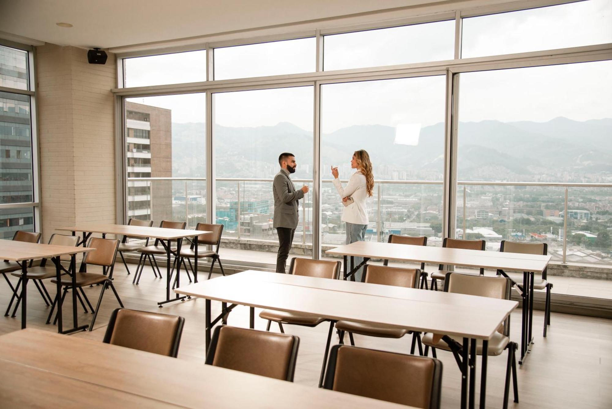 V Grand Hotel, A Member Of Radisson Individuals Medellín Eksteriør bilde