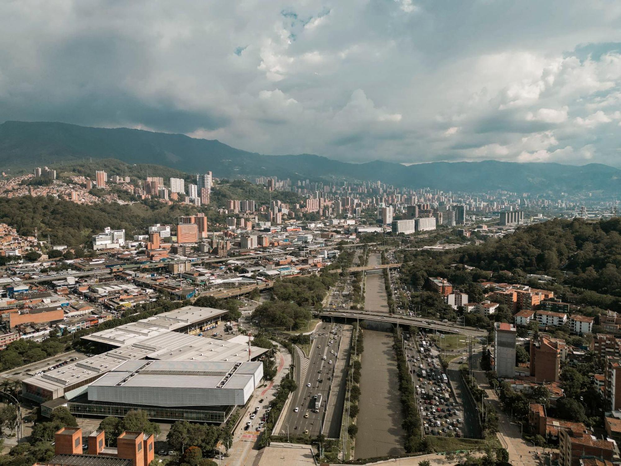 V Grand Hotel, A Member Of Radisson Individuals Medellín Eksteriør bilde