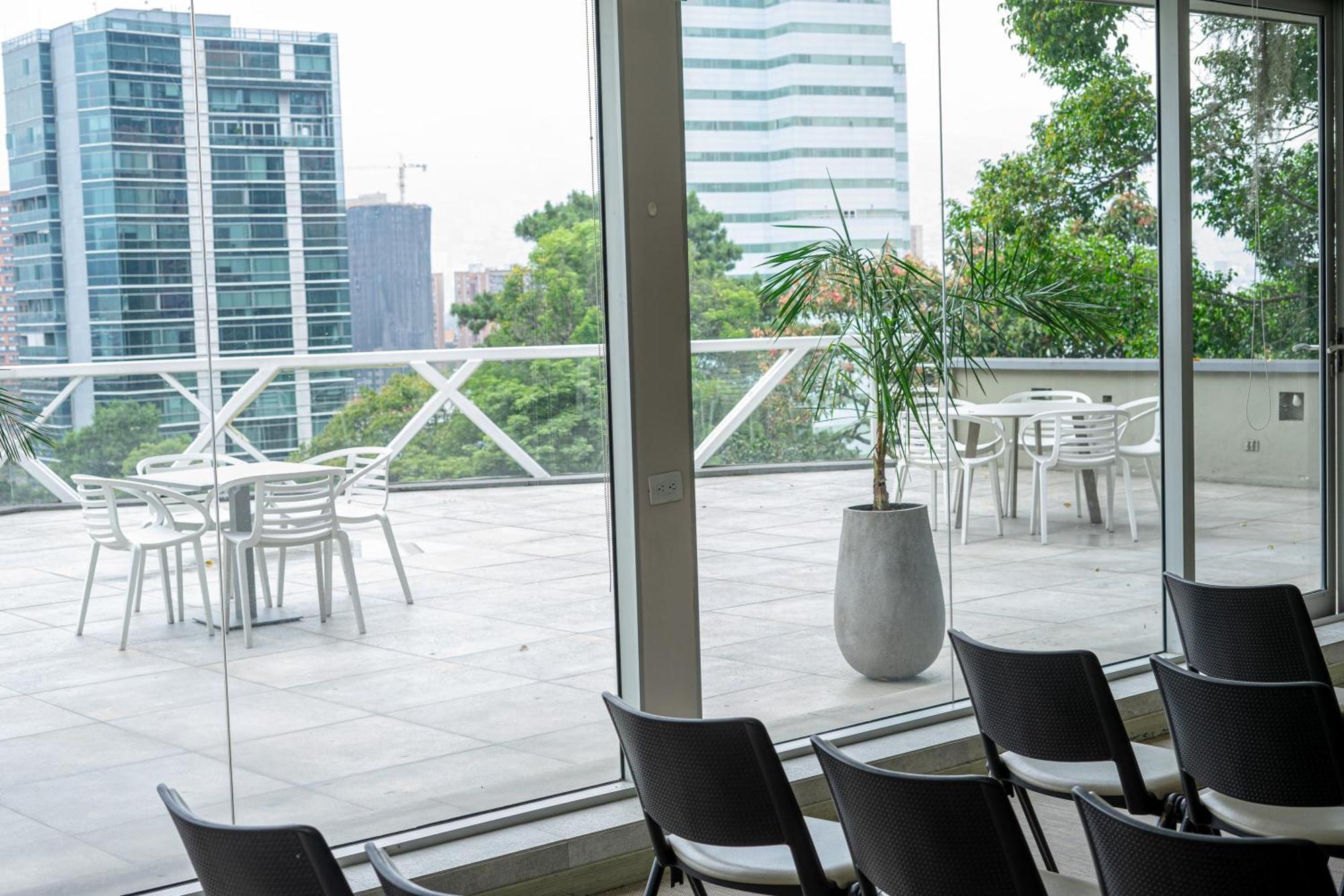 V Grand Hotel, A Member Of Radisson Individuals Medellín Eksteriør bilde