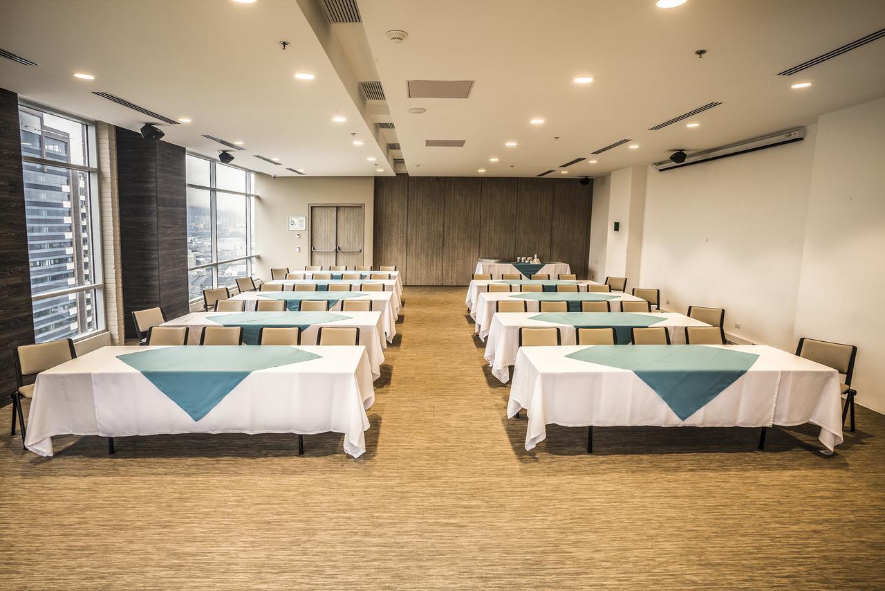 V Grand Hotel, A Member Of Radisson Individuals Medellín Eksteriør bilde